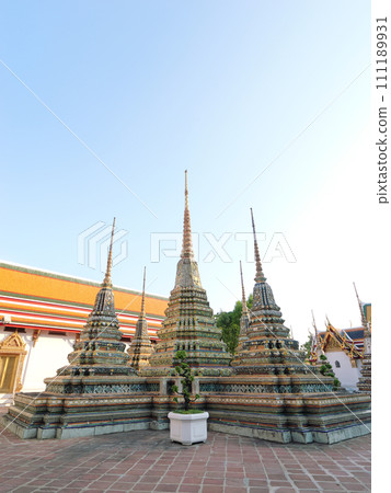 泰國曼谷，臥佛寺，五月陽光明媚的一天 111189931