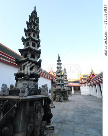 泰國曼谷，臥佛寺，五月陽光明媚的一天 111189937