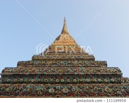 泰國曼谷,臥佛寺,五月陽光明媚的一天 泰國曼谷,臥佛寺,五月陽光明媚的一天 111189958