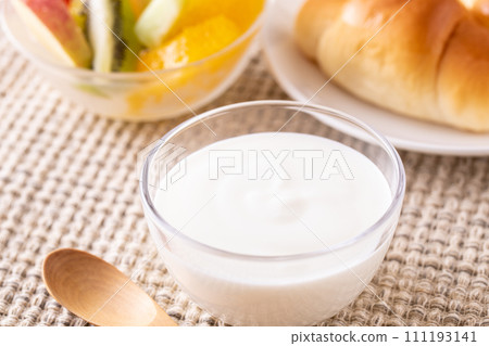 eat yogurt for breakfast 111193141