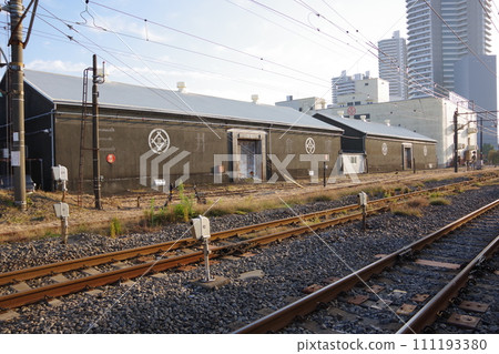 Higashi Takashima Station premises with warehouse and track ruins 111193380