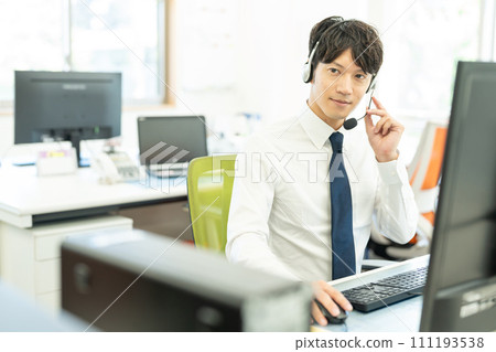 年輕人，操作員，呼叫中心，工作人員 111193538