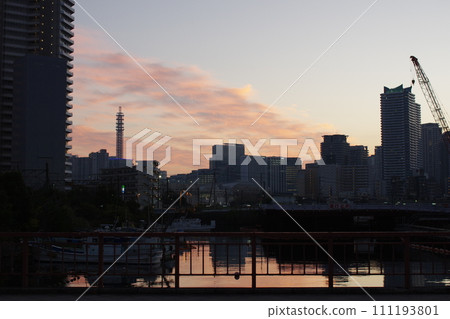 從東高島站看到的港未來日落景觀 從東高島站看到的港未來日落景觀 111193801