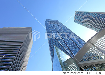Japan, Tokyo, Toranomon Hills high-rise building Japan, Tokyo, Toranomon Hills high-rise building 111194185