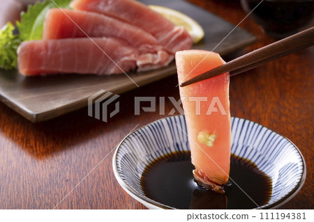 金槍魚生魚片 111194381