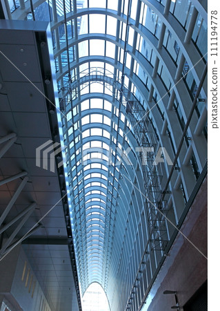 日本,東京,新宿,橡樹塔,玻璃天花板 日本,東京,新宿,橡樹塔,玻璃天花板 111194778
