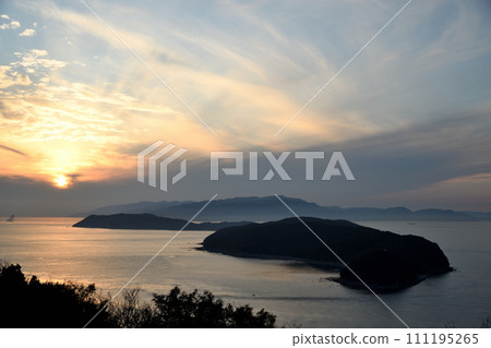 從美山砲台遺址看到友島的日落【和歌山縣、歌山市】 111195265