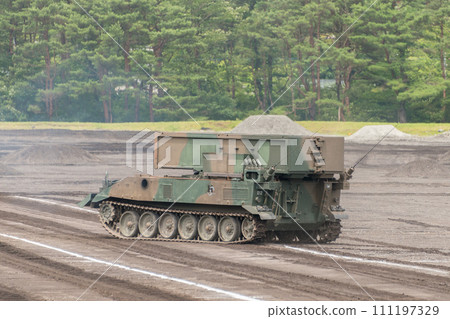 行駛中的陸上自衛隊92型雷場處理車 行駛中的陸上自衛隊92型雷場處理車 111197329