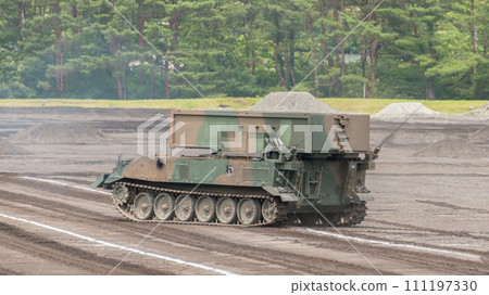 行駛中的陸上自衛隊92型雷場處理車 行駛中的陸上自衛隊92型雷場處理車 111197330