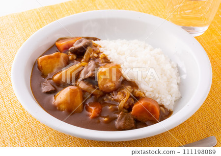 eat beef curry 111198089