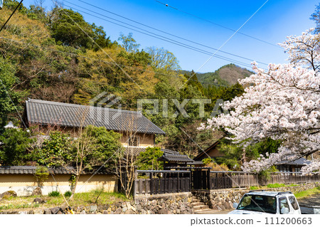 [Important Preservation District for Groups of Traditional Buildings] Oyamachi Osugi Spring Wood Carving Exhibition Hall 2 Yabu City, Hyogo Prefecture 111200663