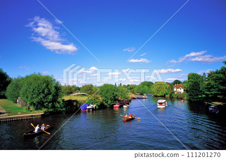 英國仲夏公園和河船 英國仲夏公園和河船 111201270