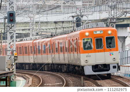 [Hanshin Main Line] Detour train passing through Yodogawa Station 111202975