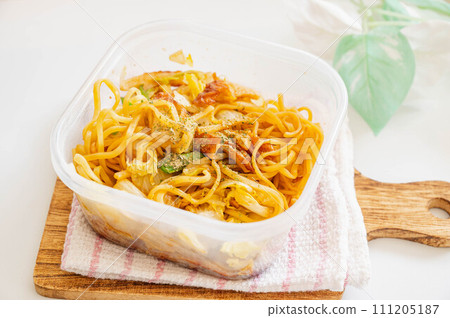 用扁豆製作的簡易醬炒麵 用扁豆製作的簡易醬炒麵 111205187