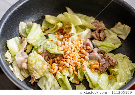 Meat tempura with grilled meat and vegetables 111205199