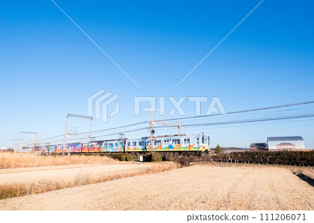 [近鐵奈良線]經過大國門蹟的半特快列車 111206071