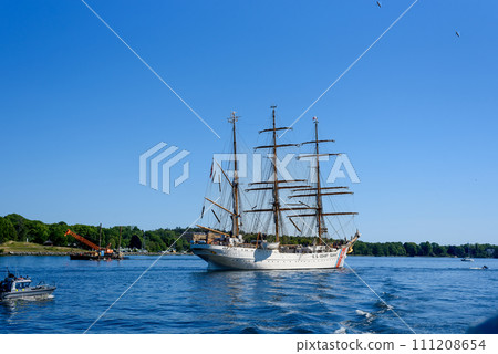 Sweden, Stockholm -june 12,, 2022; US Coast Guard motor lifeboat, reflecting in water Sweden, Stockholm -june 12,, 2022; US Coast Guard motor lifeboat, reflecting in water 111208654