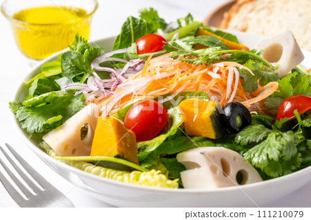 健康早餐沙拉 111210079