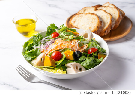 健康早餐沙拉 111210083