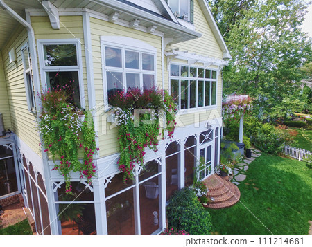 Elegant Two-Story Home with Lush Garden and Elevated View Elegant Two-Story Home with Lush Garden and Elevated View 111214681