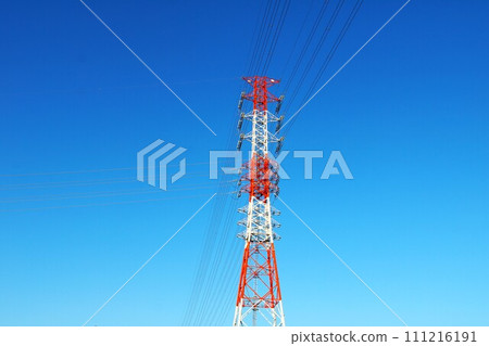 藍天高聳的鋼塔,電線,冬天的風景 藍天高聳的鋼塔,電線,冬天的風景 111216191