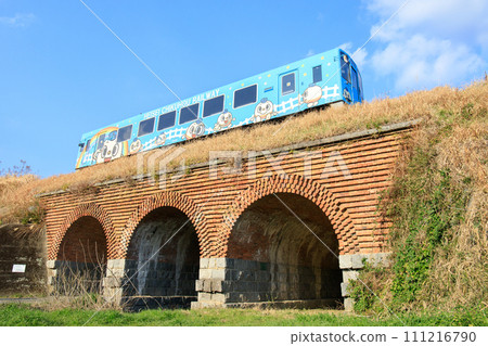穿越內田三重橋的「築丸號」（平成築豐鐵道） 111216790