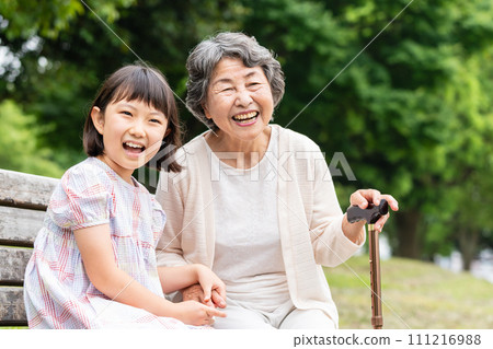 高級婦女和女孩 111216988