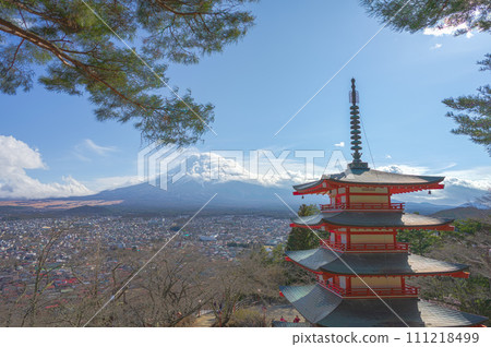浅间神社遥望富士山 浅间神社遥望富士山 111218499