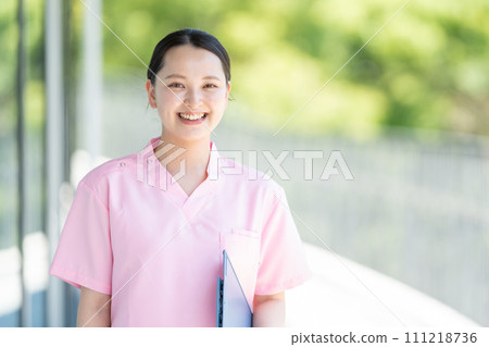 年輕女性護理護士 111218736