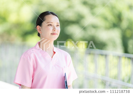 年輕女性護理護士 111218738