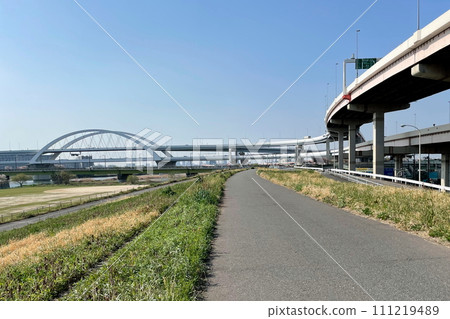 Arakawa scenery/Kohoku Bridge, Metropolitan Expressway Goshiki Sakura Ohashi Bridge ~ Kohoku Junction [Adachi Ward, Tokyo] 111219489