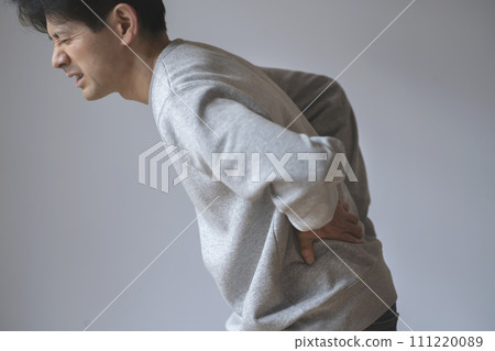 男子腰痛 111220089