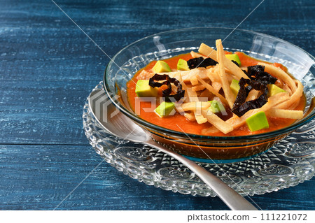 Mexican cuisine Sopa de Tortilla (Sopa Azteca) 111221072