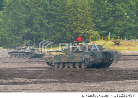 陸上自衛隊評估支援隊74式戰車 vs 90式戰車 111221497