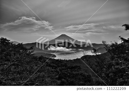 Dawn of Mt. Fuji from Hakone Daikanzan, monochrome Dawn of Mt. Fuji from Hakone Daikanzan, monochrome 111222209