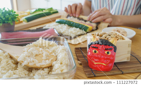 Eho-maki 和 Setsubun 的拋豆圖像 111227072