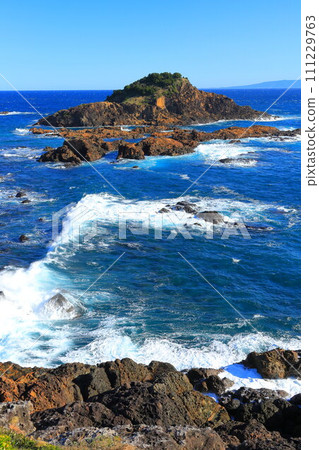 Izu Shimoda's Nunikisaki coast 111229763