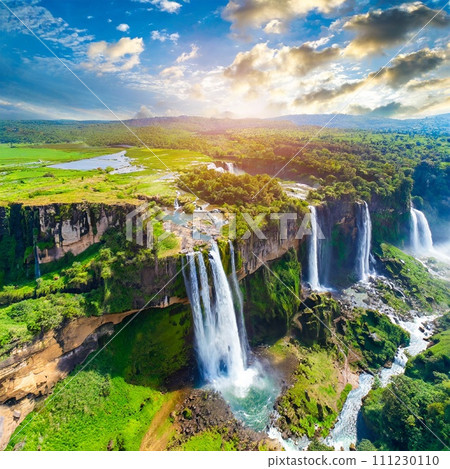 large waterfalls 111230110