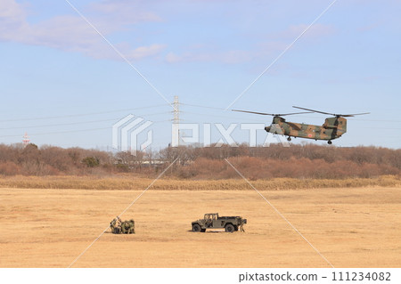 大型直升機運載車輛和迫擊砲島嶼收復演習訓練 111234082