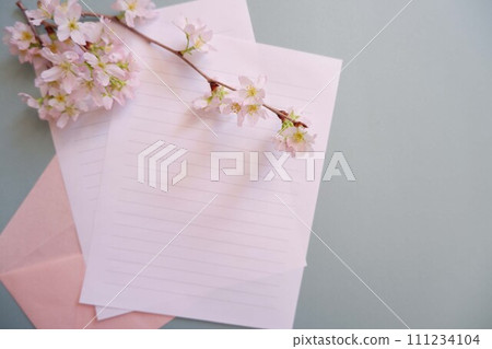 櫻花花瓣和字母,春天的字母 櫻花花瓣和字母,春天的字母 111234104