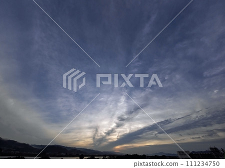 清晨的天空,有各種雲彩,初夏,超廣角,天空為主,230610am 清晨的天空,有各種雲彩,初夏,超廣角,天空為主,230610am 111234750