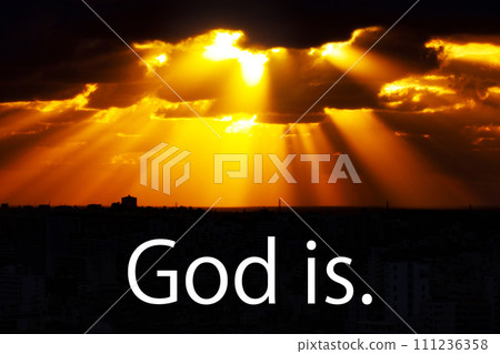 God exists: A divine "Angel's Ladder" was photographed on a January evening in Okinawa. Uncopied photos are also available for sale. 111236358