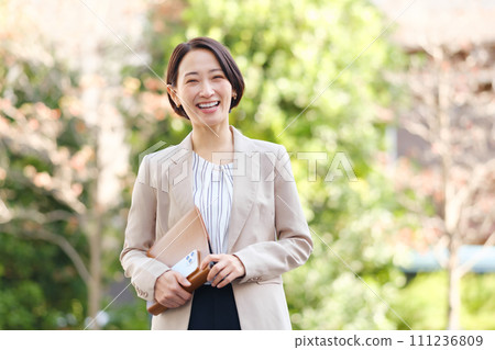 戶外女性商務 111236809