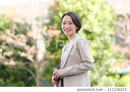 戶外女性商務 111236815