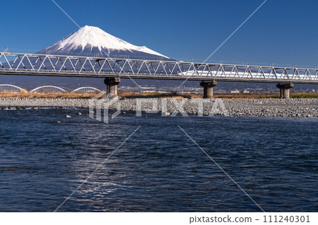 [靜岡縣] 富士山與新幹線/富士河大橋 111240301