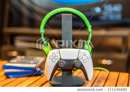 game controller and headset game controller and headset 111240880