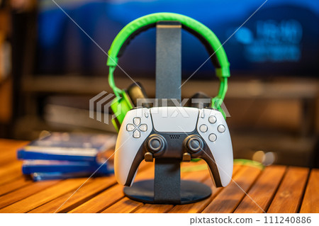 game controller and headset game controller and headset 111240886