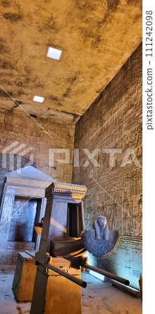 Statues of the Great Temple of Amun at sunset, Karnak Temple most famous view, Luxor, Egypt 111242098