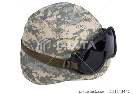 US army helmet with goggles US army helmet with goggles 111243442