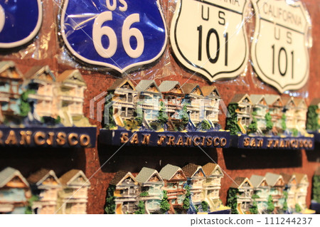 Recommended winter spots in San Francisco: Union Square Christmas tree, cable cars, museums Recommended winter spots in San Francisco: Union Square Christmas tree, cable cars, museums 111244237